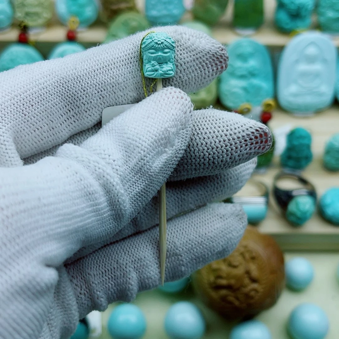 绿松石未镶嵌珠宝奇石