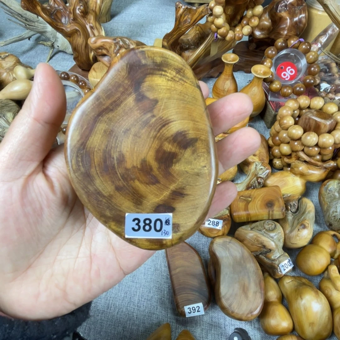 莫***程柏木太行崖柏随形手把有裂介意慎拍