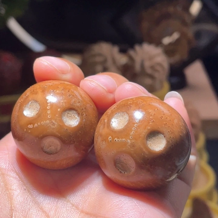 文玩核桃吊坠紫金鼠手球30