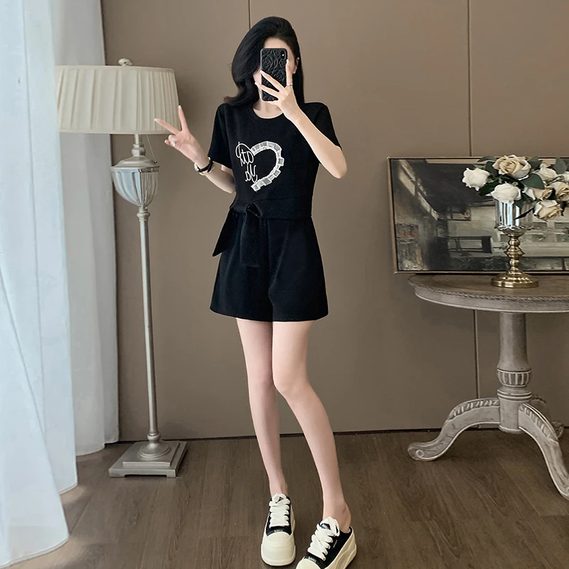 慵懒风时尚运动服套装女2025年夏季新款不规则短袖上衣短裤两件套