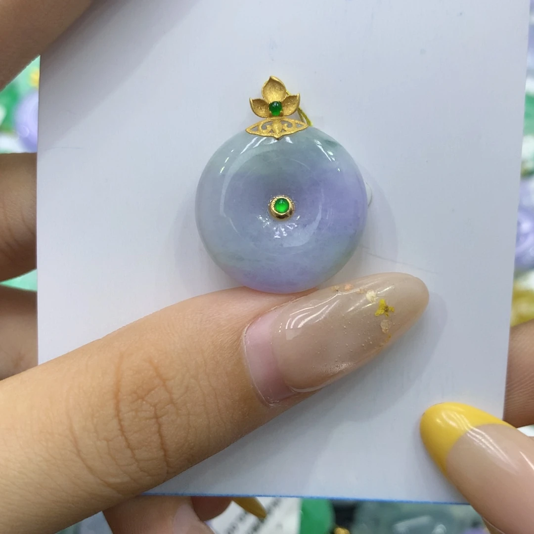 翡翠18K金镶嵌颈饰