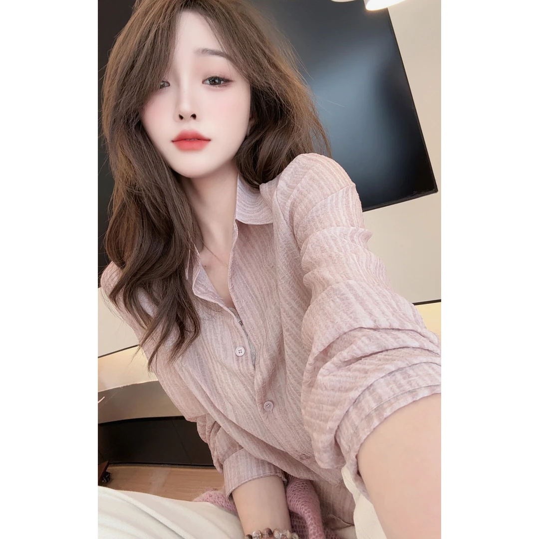 【陈陈服饰】洋气减龄设计感竖条纹衬衣女人味显瘦长袖衬衫25100903