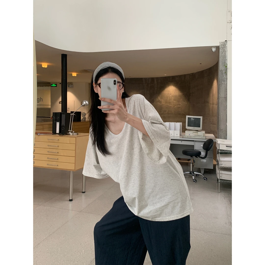 周淼 深V领宽松大廓形亲肤T恤女夏 休闲百搭慵懒上衣ZM25T5131J