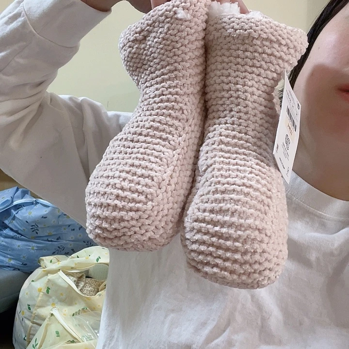 三醋酯纤维Oysho 粉色地板鞋