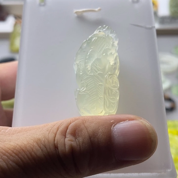未镶嵌蛇纹石玉颈饰