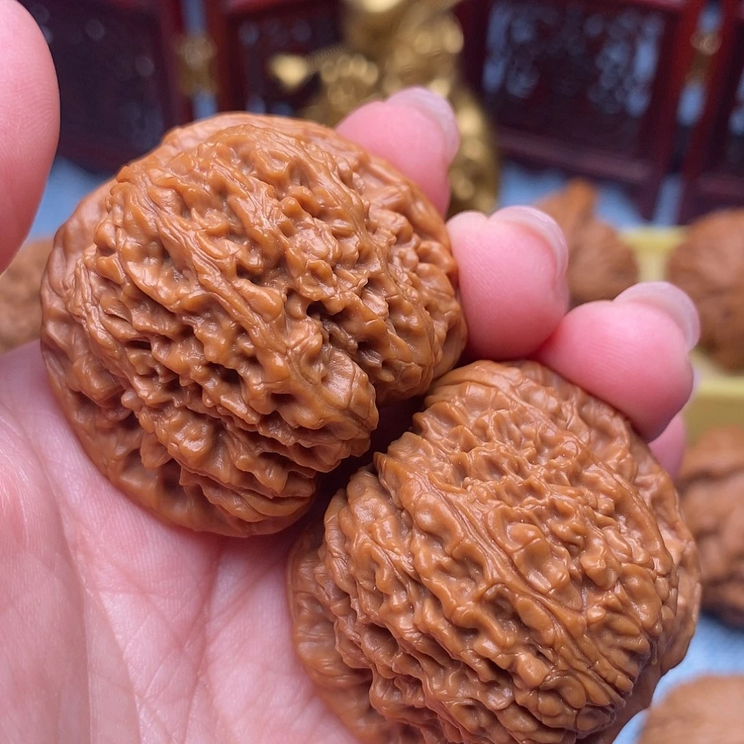 把件文玩核桃41.5精品粗棱南疆