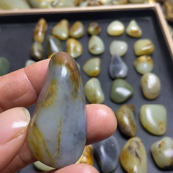 名***剑和田玉（糖玉）未镶嵌珠宝奇石