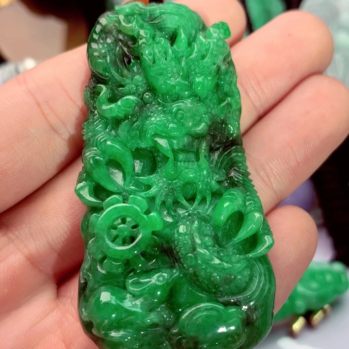 吊坠(不含链)未镶嵌翡翠