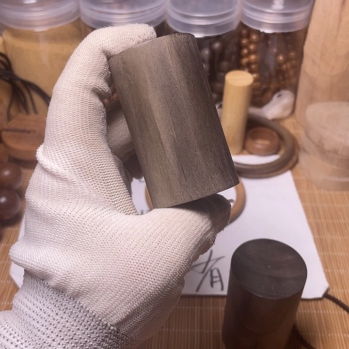 檀香木老山檀香阴沉圆大手把