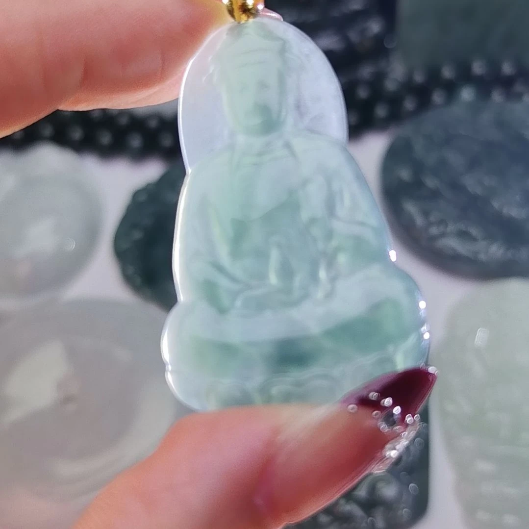 翡翠颈饰未镶嵌天然的A货翡翠多样性发货