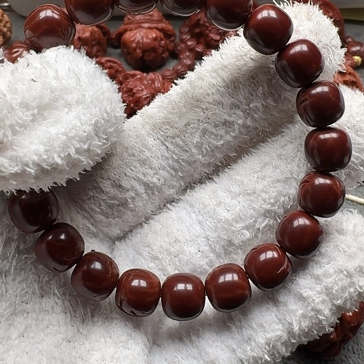 文玩核桃吊坠桃核老行