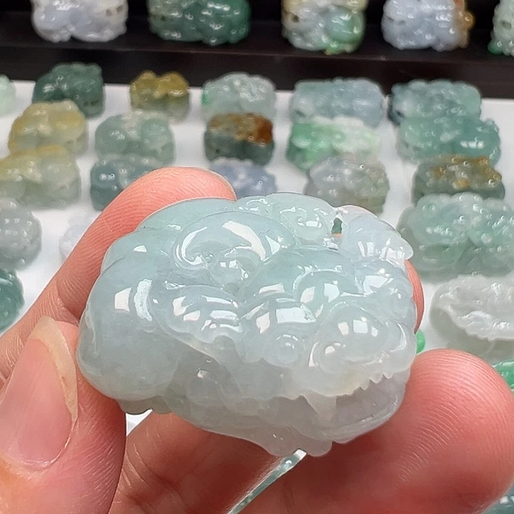 颈饰未镶嵌翡翠貔貅