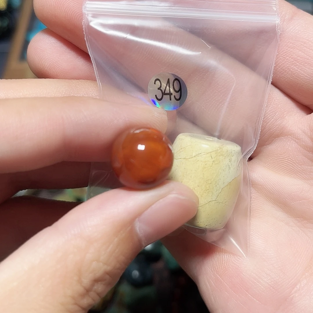 饼***饼玛瑙/玉髓未镶嵌圆珠桶珠老型手串！！