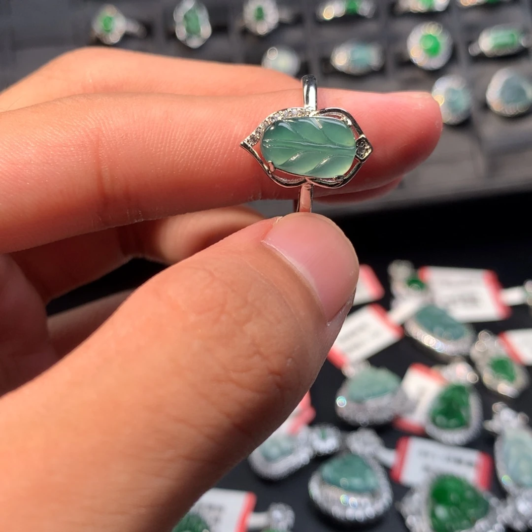 翡翠未镶嵌戒指戒指