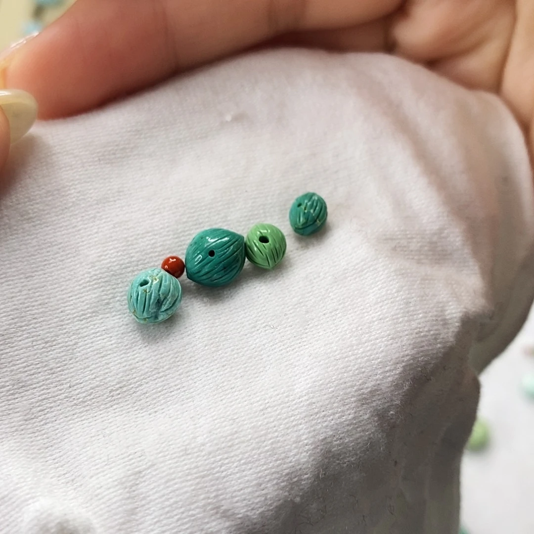 南红玛瑙未镶嵌珠宝奇石