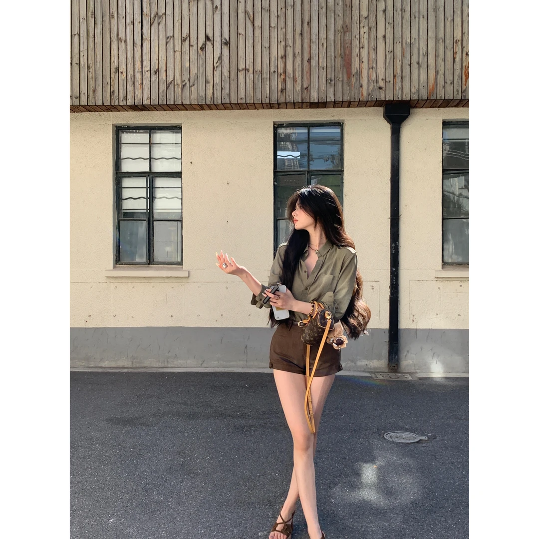 纯欲慵懒风女装复古女装小众宽松衬衫外穿工装衬衣高腰直筒短裤女