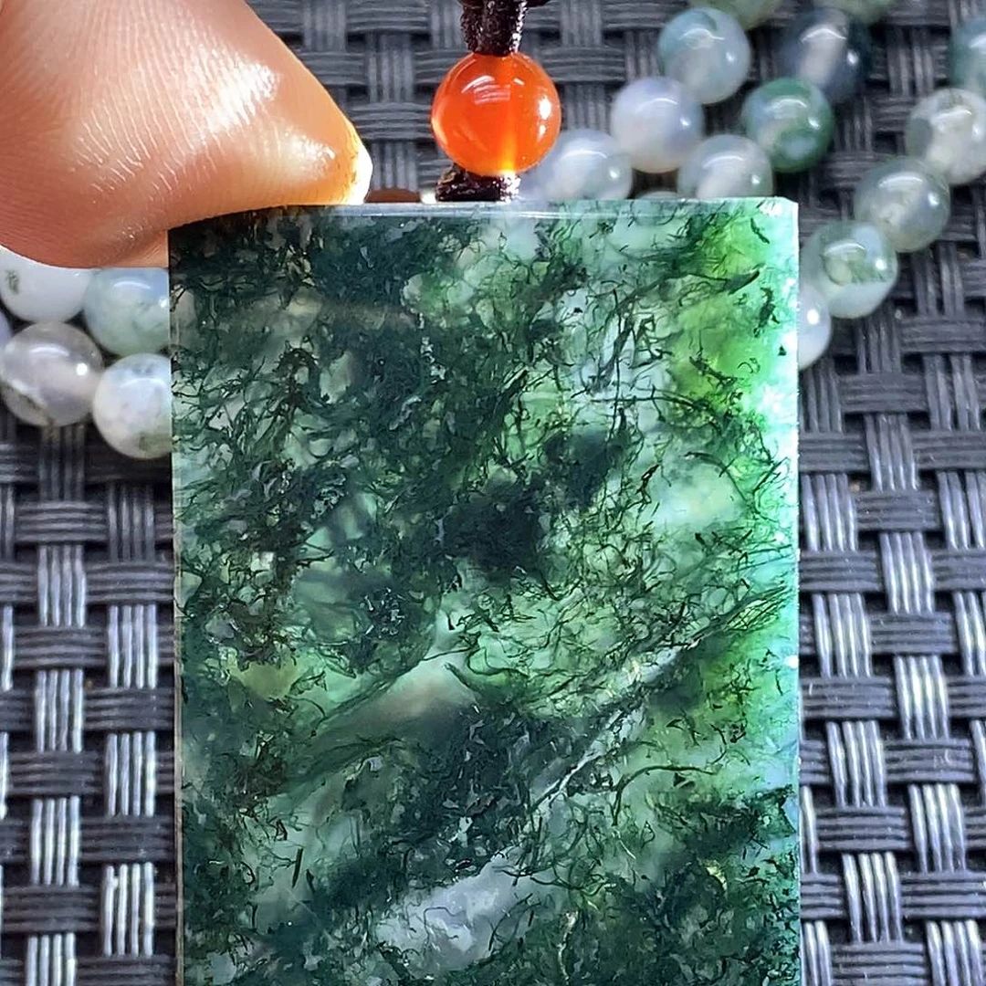 未镶嵌颈饰玛瑙/玉髓宝**姥