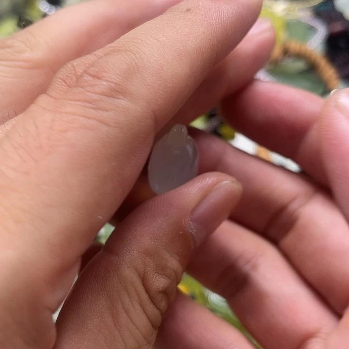 暮***s蛇纹石玉未镶嵌颈饰