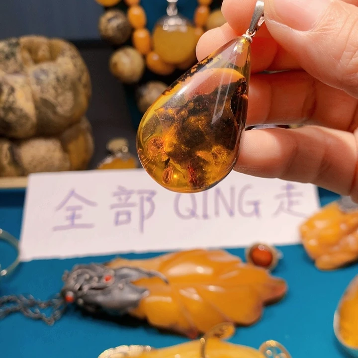 琥珀颈饰未镶嵌波兰设计款琥珀蜜蜡有裂