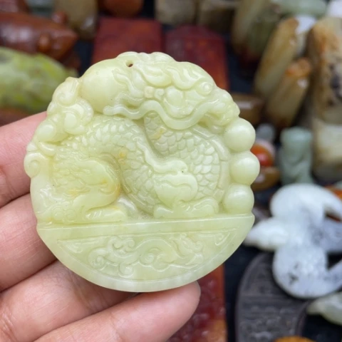 蛇纹石玉未镶嵌颈饰31