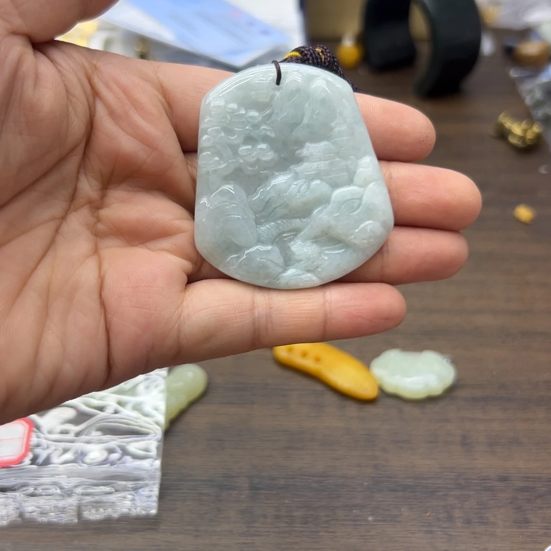 翡翠未镶嵌颈饰371