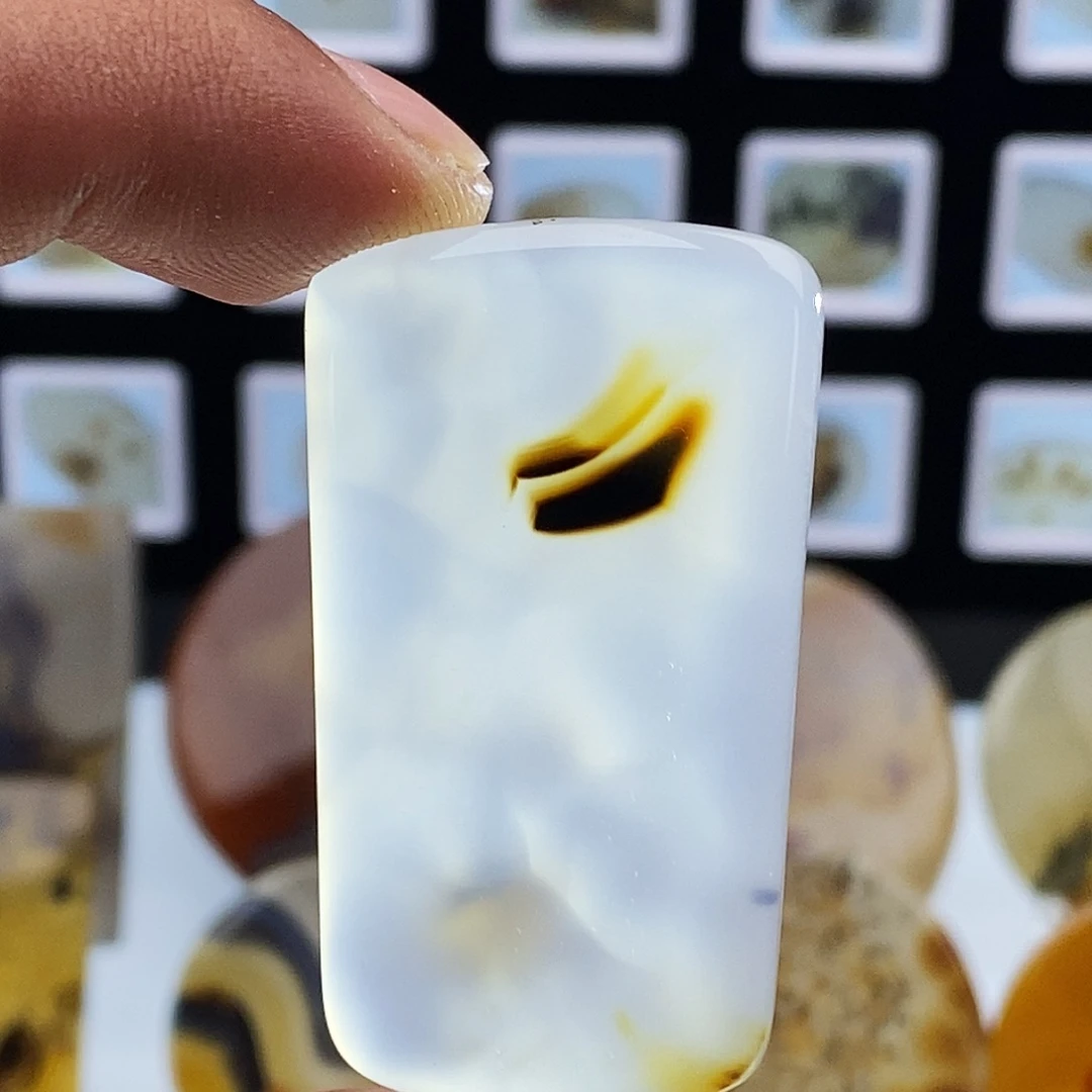 用***3玛瑙/玉髓未镶嵌吊坠(不含链)