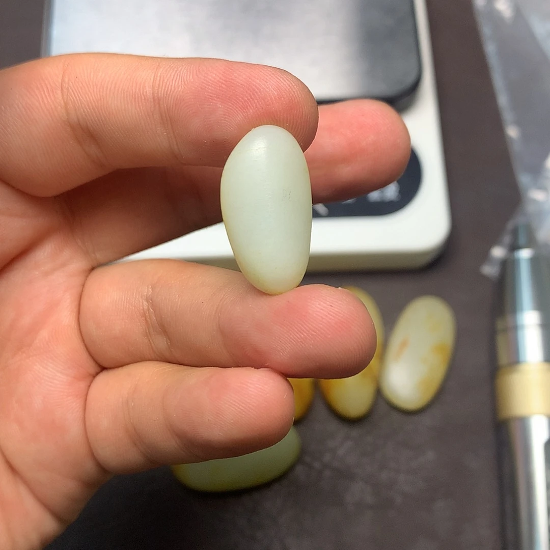 和田玉（糖玉）未镶嵌挂件