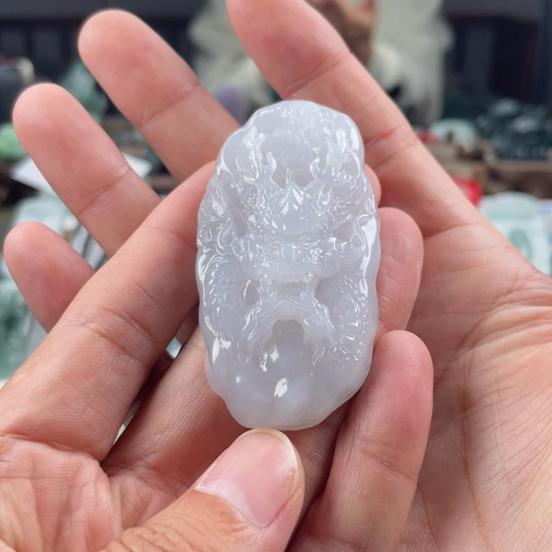 翡翠未镶嵌颈饰龙牌缅甸天然翡翠A货糯冰种胶块