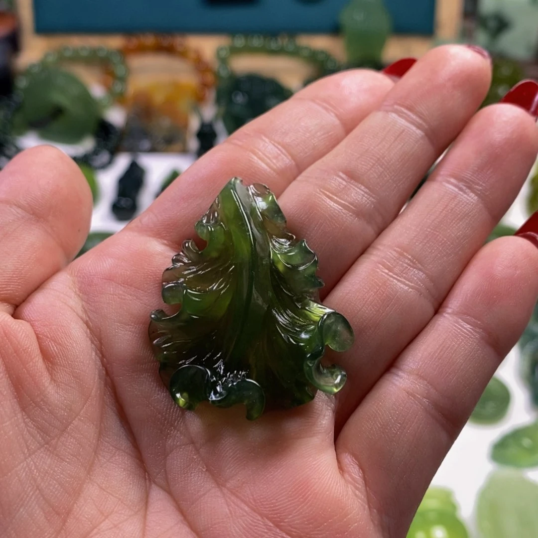 蛇纹石玉颈饰未镶嵌欢*