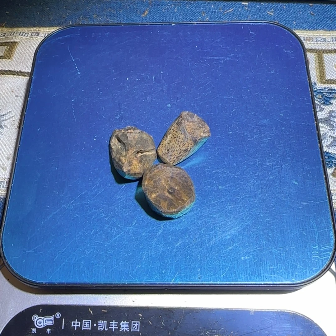 ****王沉香碎屑沉香白露沉水料7.4克