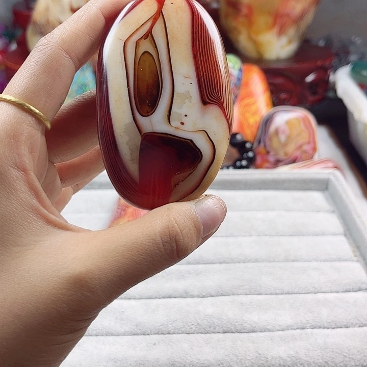 人***石玛瑙/玉髓未镶嵌耳饰