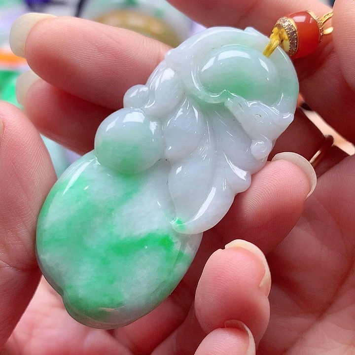 翡翠银S925镶嵌颈饰翡翠