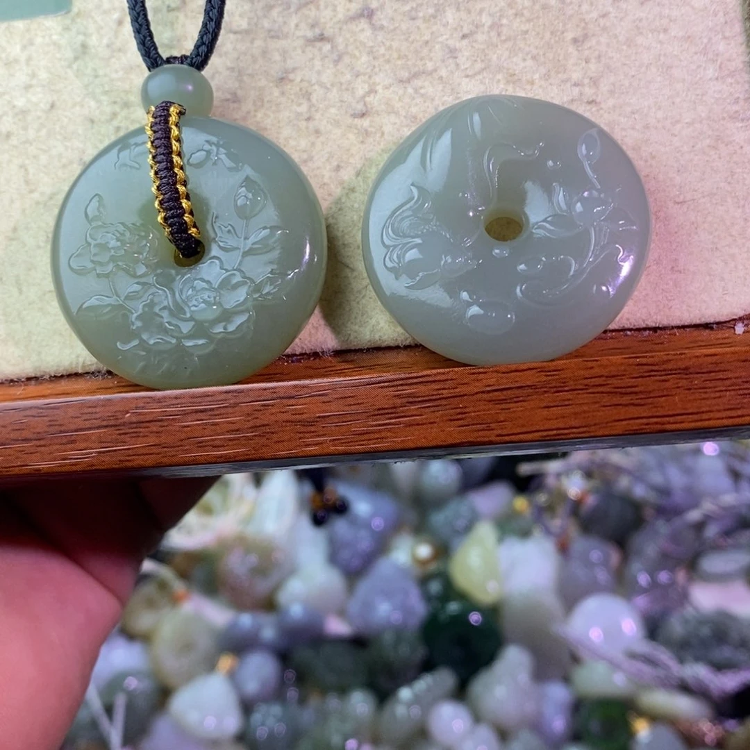 和田玉未镶嵌颈饰单个