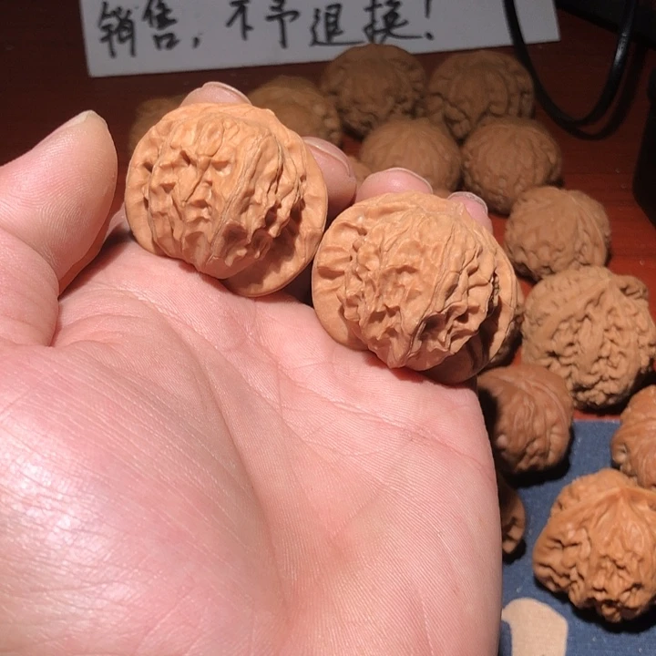 吊坠文玩核桃40  39  35吊坠文玩核桃竞拍01