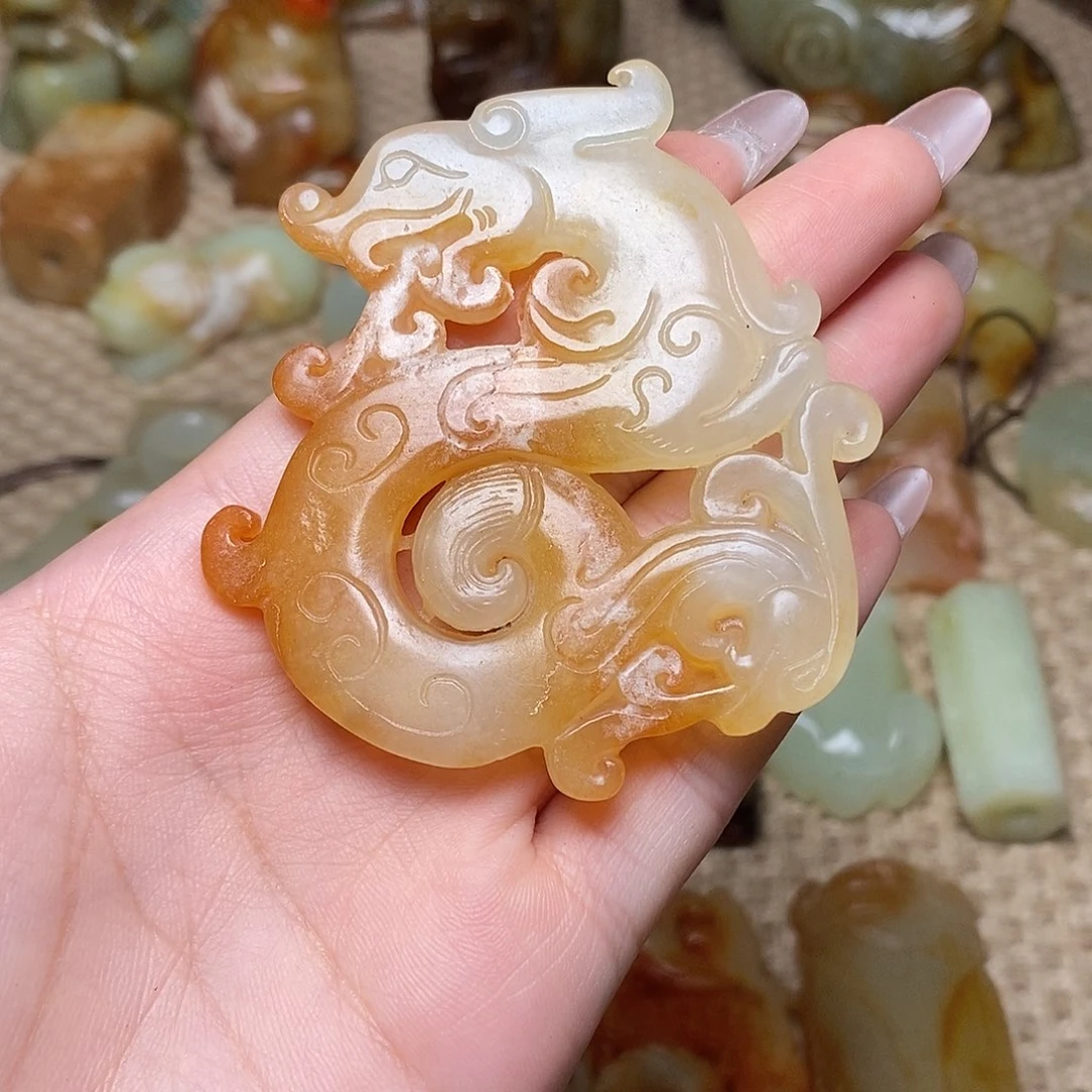 蛇纹石玉未镶嵌颈饰