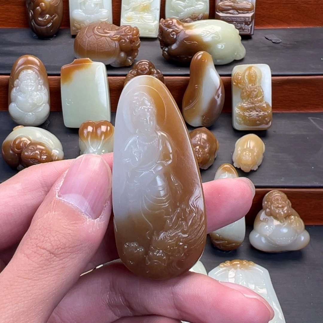 和田玉（糖玉）未镶嵌颈饰