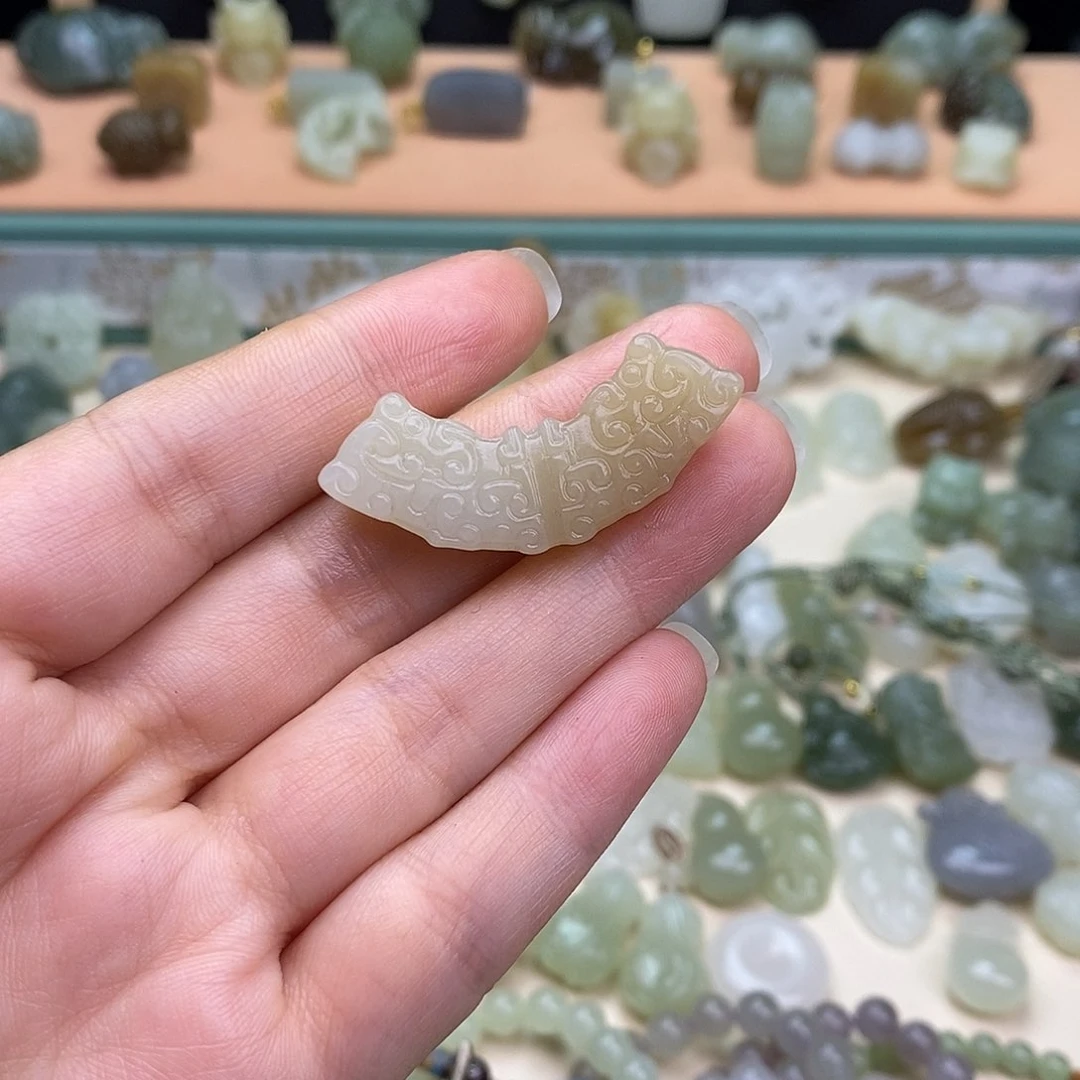 和田玉（糖玉）未镶嵌颈饰屿*