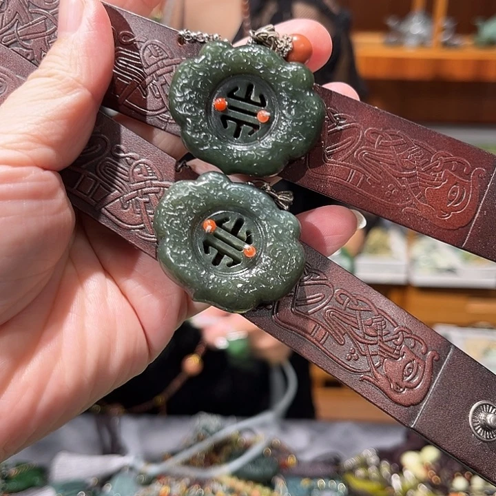 颈饰未镶嵌和田玉（糖玉）