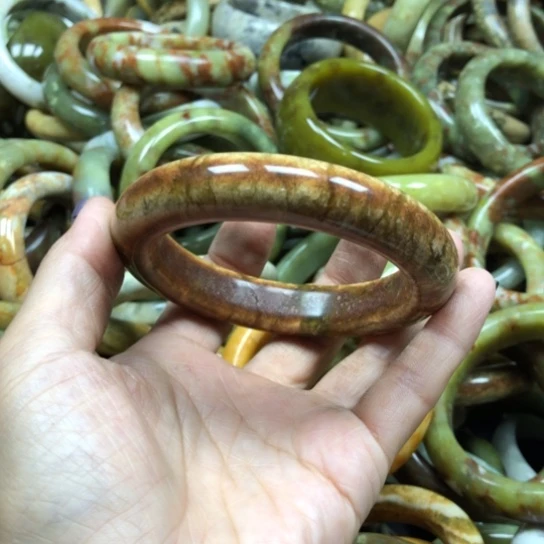 未镶嵌蛇纹石玉手镯风****声