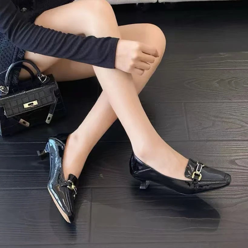 C1745 黑色 时尚方头舒适粗跟真皮浅口女单鞋