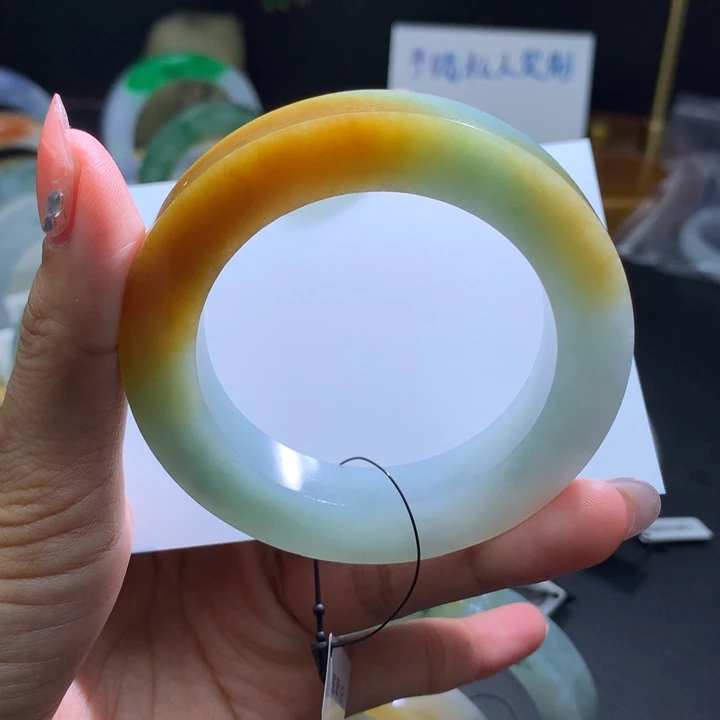 未镶嵌翡翠手镯定制翡翠