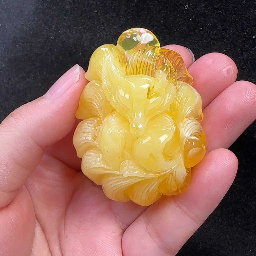 蜜蜡未镶嵌珠宝奇石