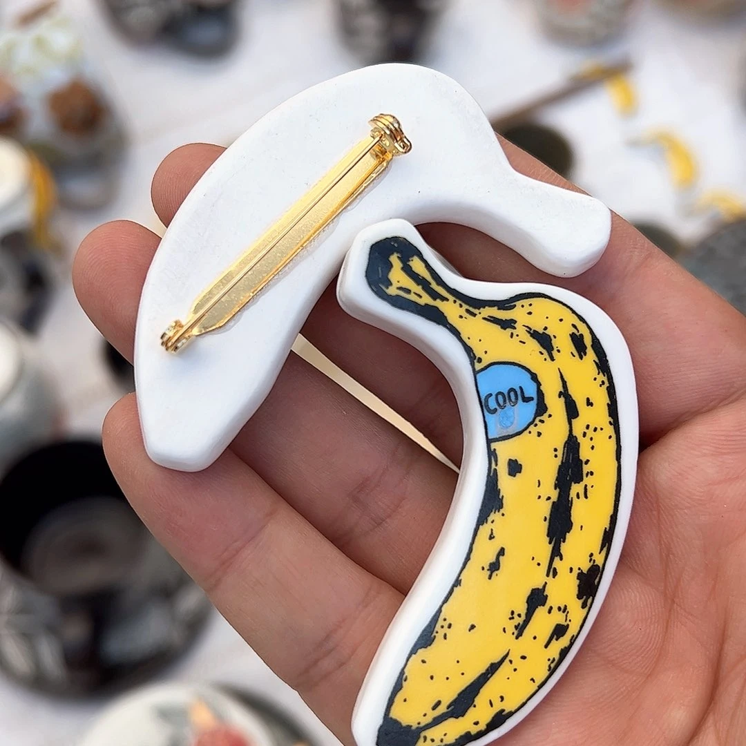 ?****了景德镇手工制作瓷杯一个冰箱贴一个胸针