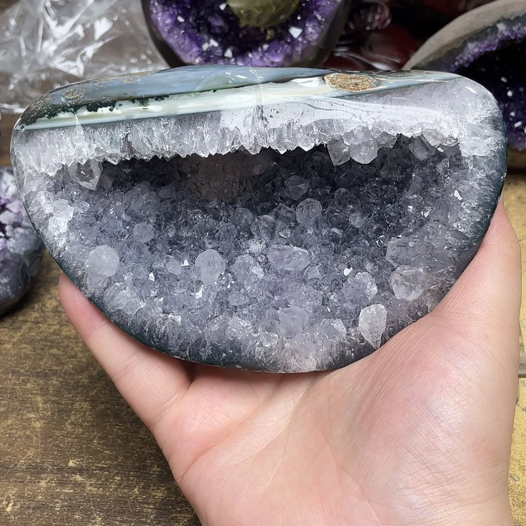 惠***咖未镶嵌大型摆件（非配饰）紫晶