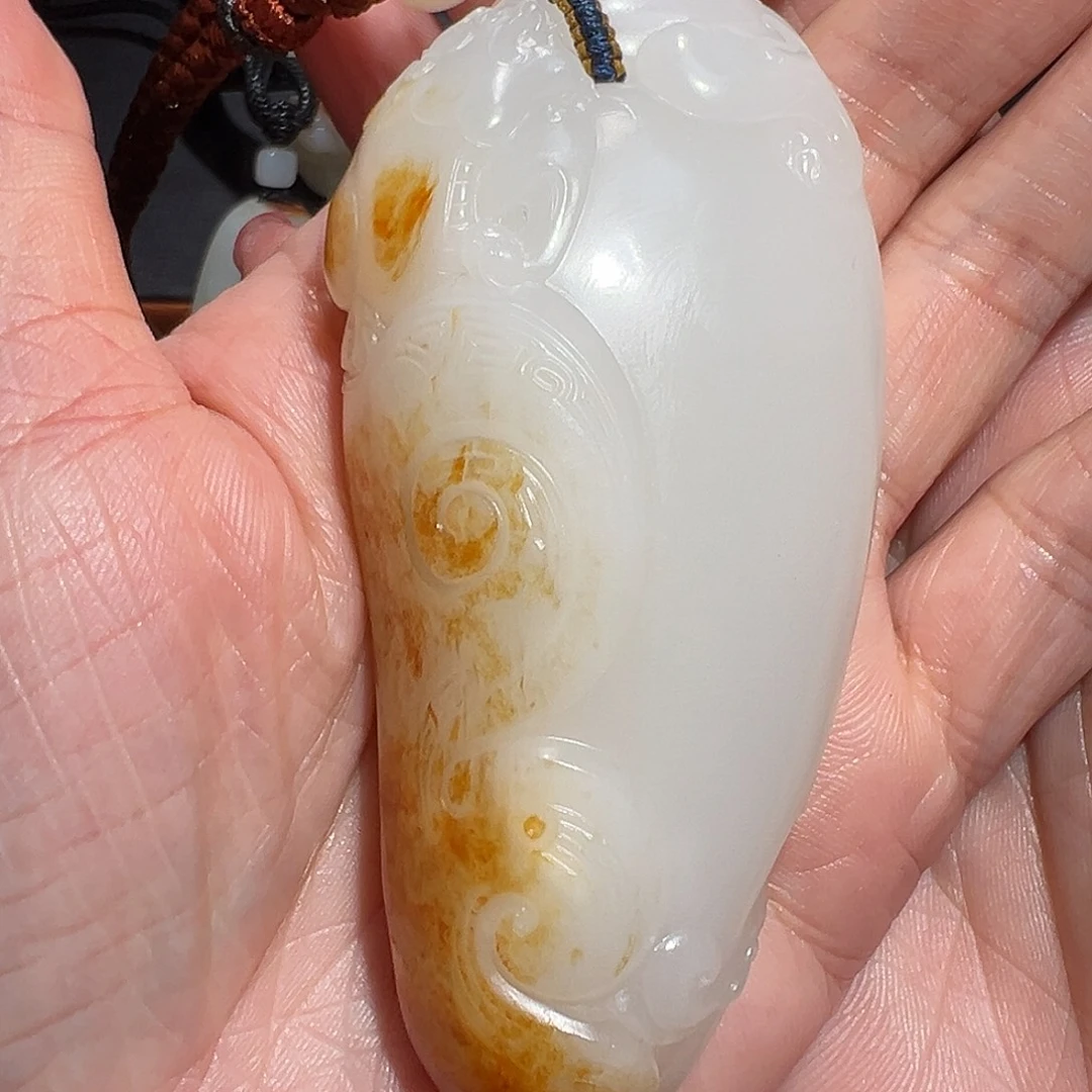 火***星和田玉未镶嵌颈饰