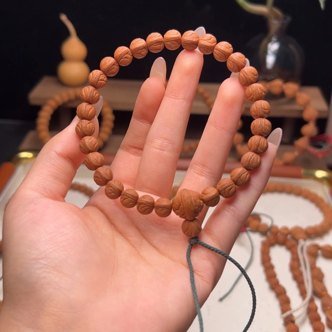 小***伟木质类陕西龙纹桃核8.2