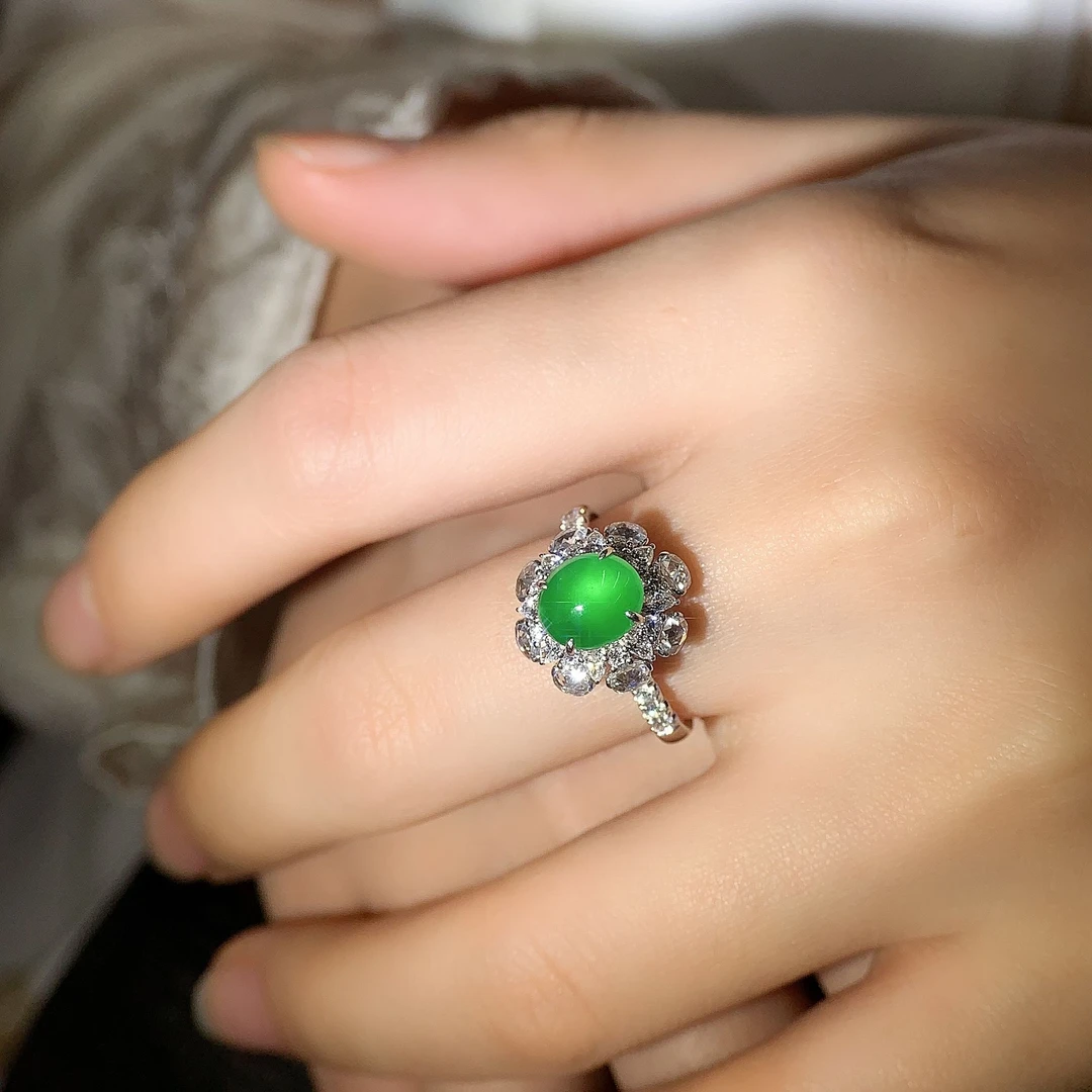 18k冰阳绿鸽子蛋简约奢华戒指