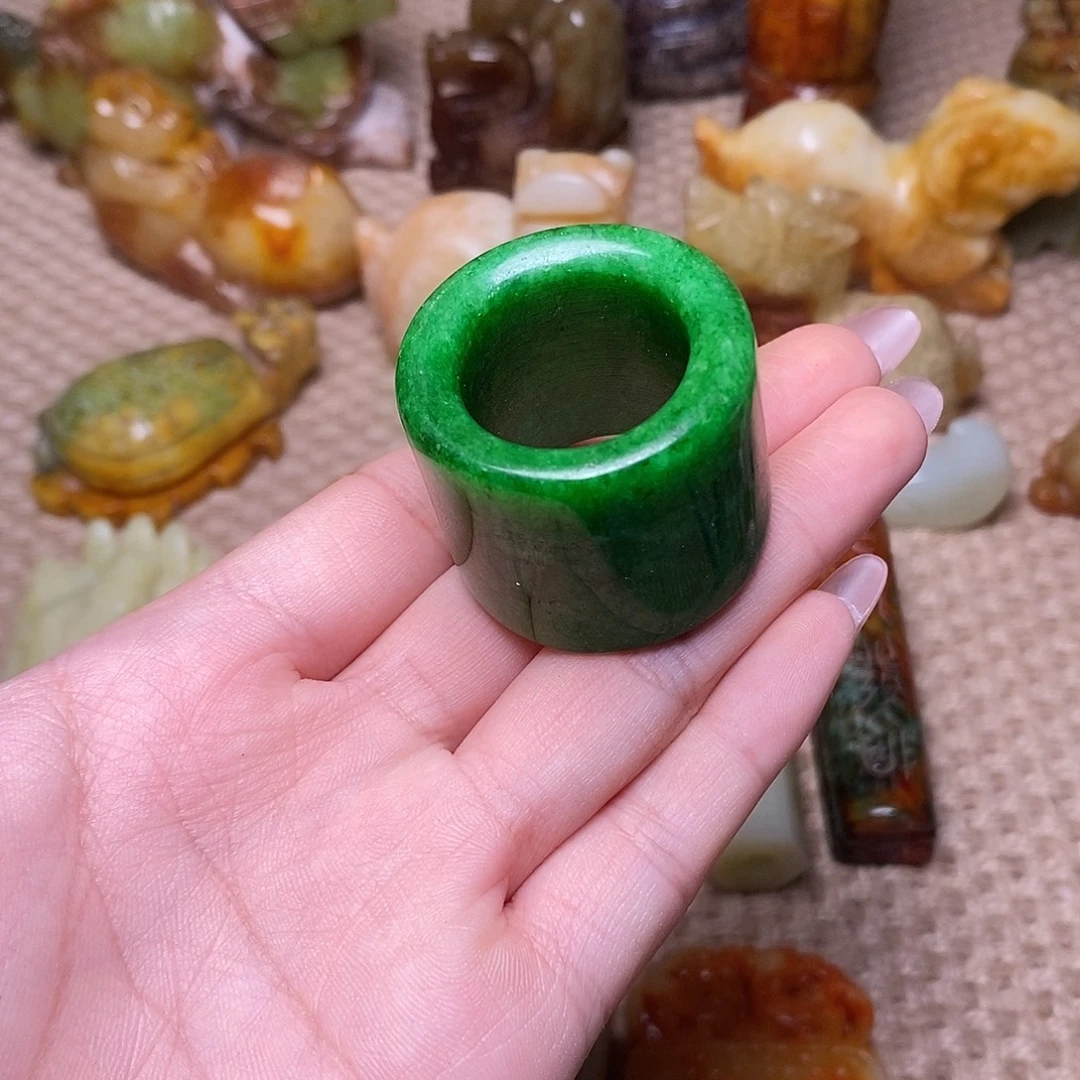未镶嵌蛇纹石玉颈饰