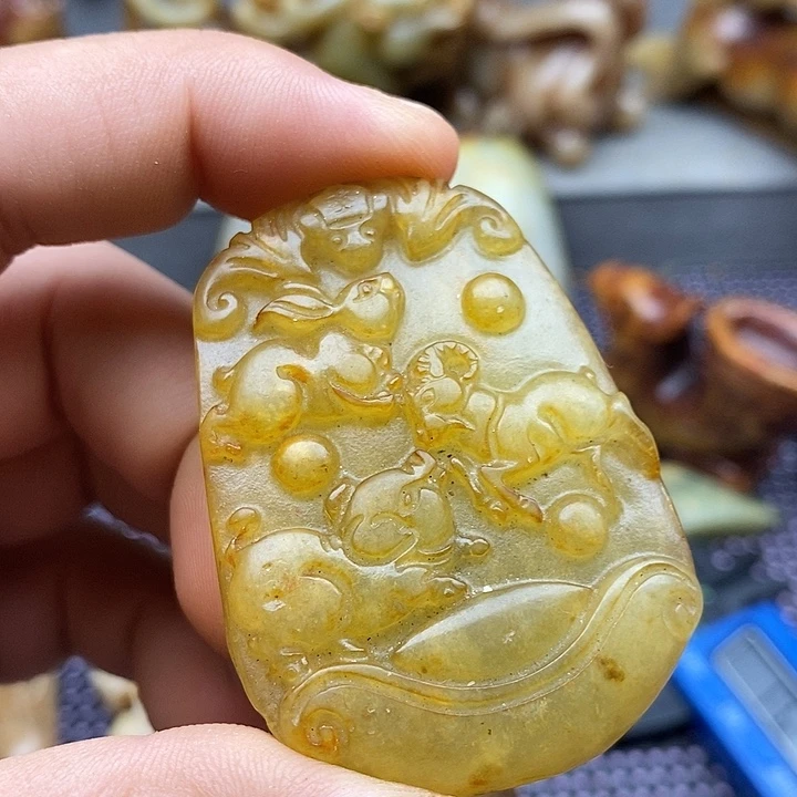 未镶嵌蛇纹石玉颈饰