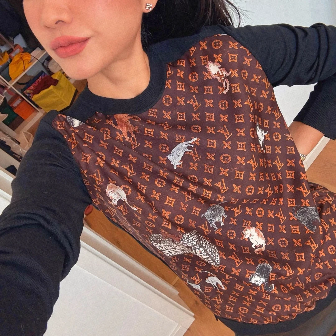 99新 LouisVuitton/路易威登 玄色 棕色老花满印毛衣 S码